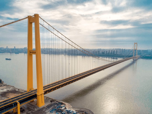 В Китае открыли самый длинный 2-этажный мост в мире