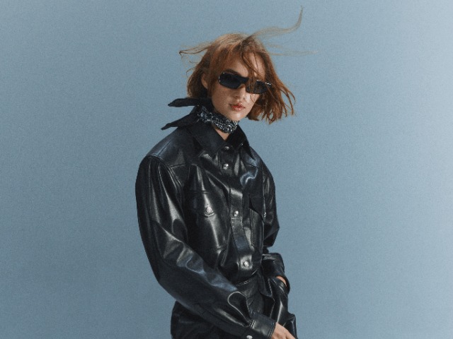 Пора на вечеринку: Серебряные комбинезоны и джинсовые косухи в коллекции Alexandre Vauthier