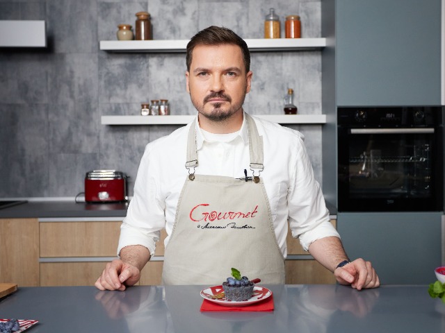 От шефа: Готовим чернично-маковые кейки по рецепту Алексея Нилова