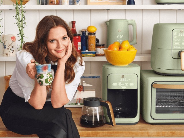 Дрю Бэрримор выпустила коллекцию техники для кухни