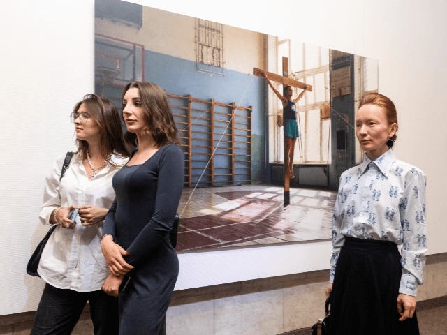 В "Українському домі" відкрили ретроспективу сучасного українського мистецтва за роки незалежності