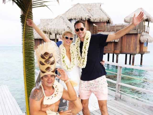 Фотоотчет: Как Пэрис Хилтон проводит медовый месяц