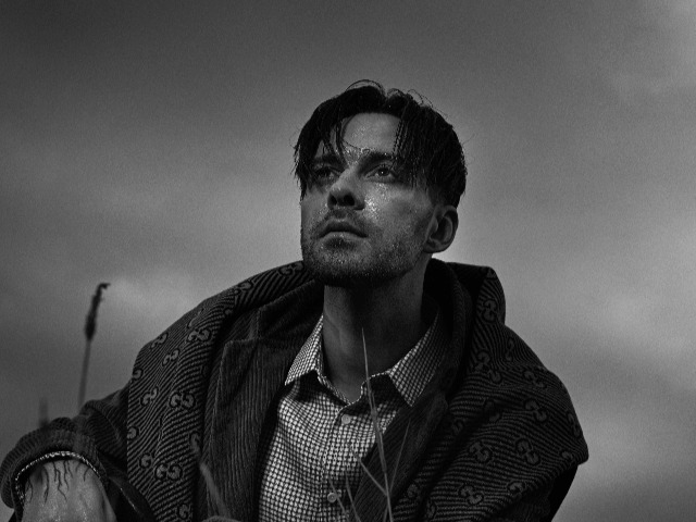 Украинский артхаус в жанре эротической драмы: слушайте новый сингл Макса Барских "Имена"