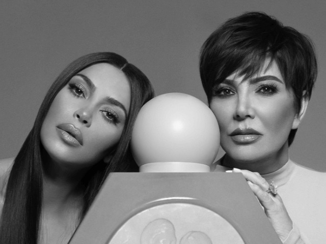 Ким Кардашьян и Крис Дженнер выпустят первый совместный аромат ко Дню матери 