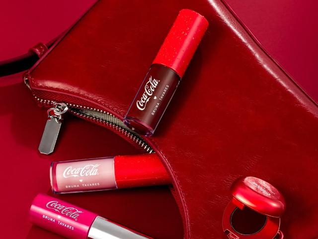 Coca-Cola запустила лімітовану колекцію косметики в Бразилії