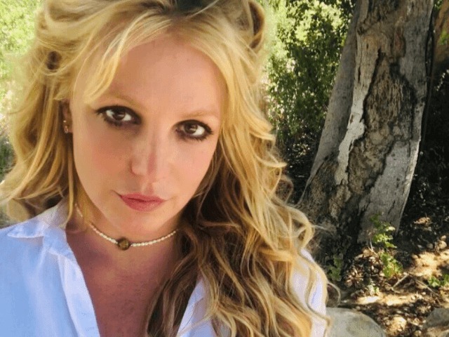 Опередив врачей: Бритни Спирс стала самым влиятельным человеком года по версии Time