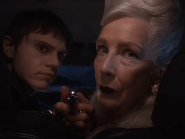 Маколей Калкин и Сара Полсон в трейлере 10 сезона "Американской истории ужасов" 