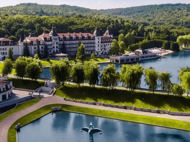 Отдых без длинных перелетов: Комплекс Edem Resort Medical & Spa