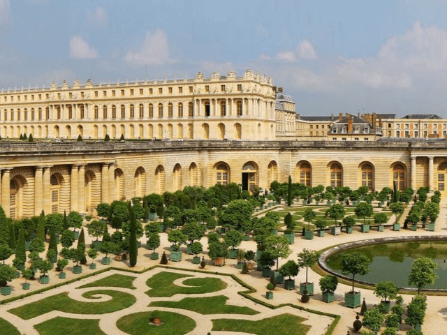 Жить по-королевски: В Версальском дворце откроется отель