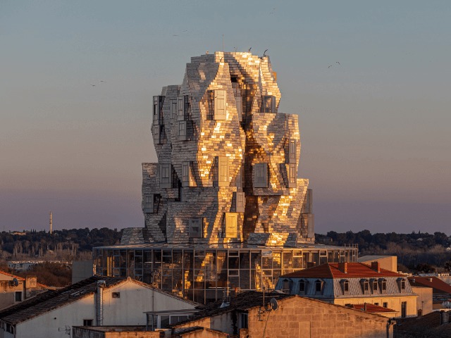 В Арле построят центр искусств, вдохновленный картиной Ван Гога "Звездная ночь"