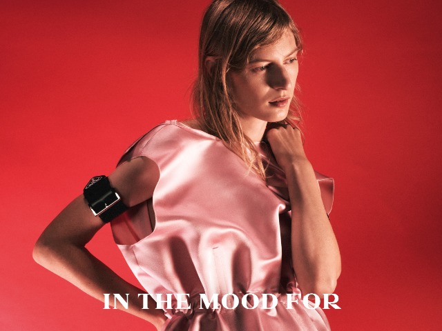 Раф Симонс и Миучча Прада исследуют феминность в рекламе Prada 