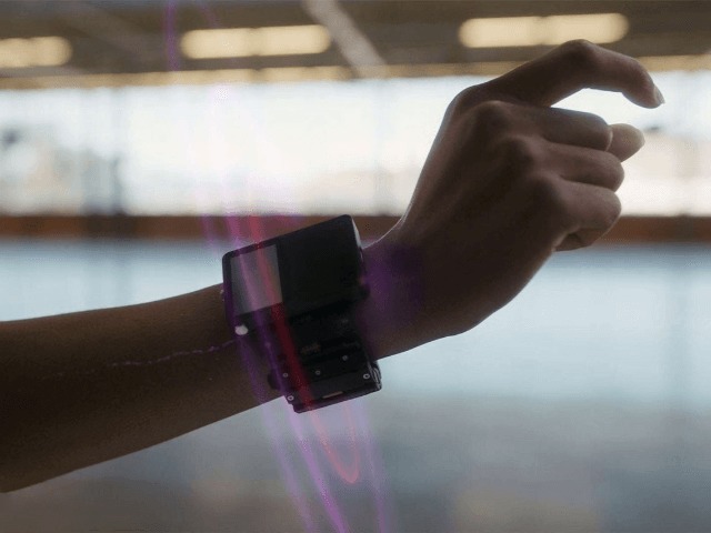 Facebook создали наручный гаджет дополненной реальности. Он может читать мысли