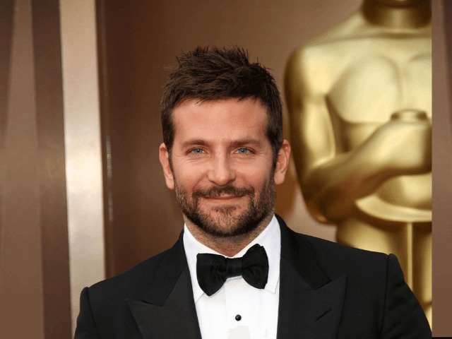 Брэдли Купер сыграет пианиста Леонарда Бернстайна в новом байопике от Netflix