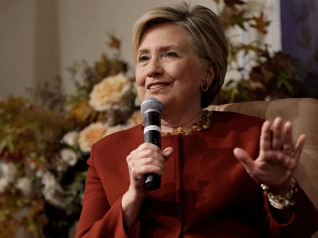 Хиллари Клинтон запустит подкаст. Он будет не только о политике