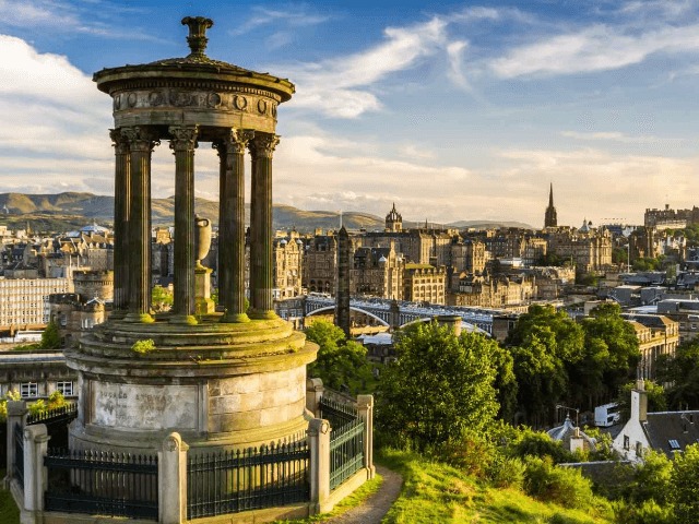 Центр Эдинбурга перекрыли для автомобилей, чтобы снизить загрязнение воздуха 