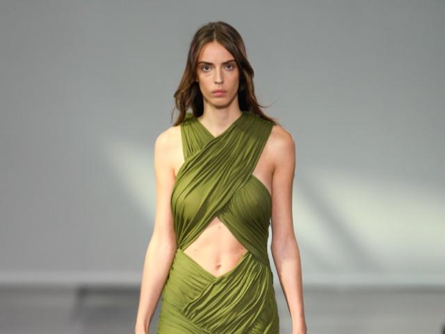 Музи Олімпу: сукні з драпіруванням — найвишуканіший тренд весни-літа 2024