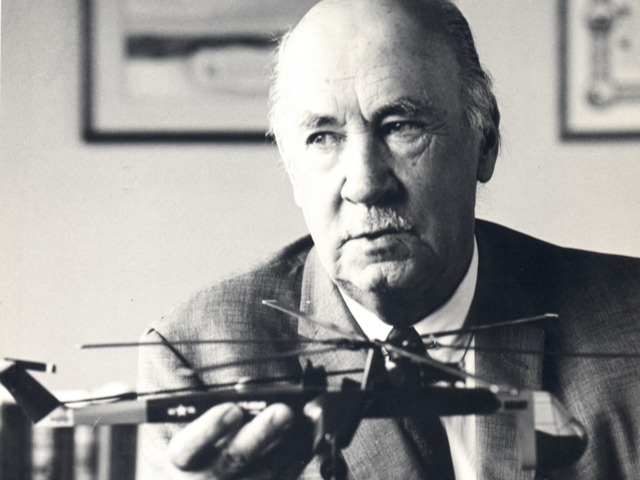 Режисер Сергій Чеботаренко оголосив про закінчення розробки стрічки «Містер Гелікоптер» про Ігоря Сікорського