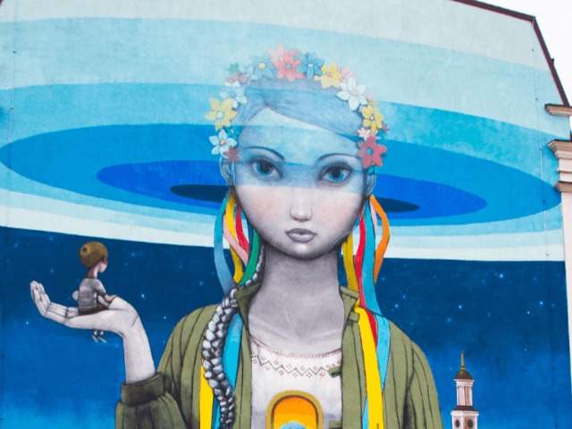 Видео дня: Анимированные муралы Киева поют известные песни