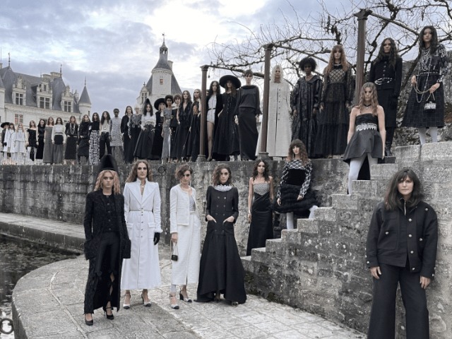 Chanel проведут шоу Métiers d’Art в Париже 