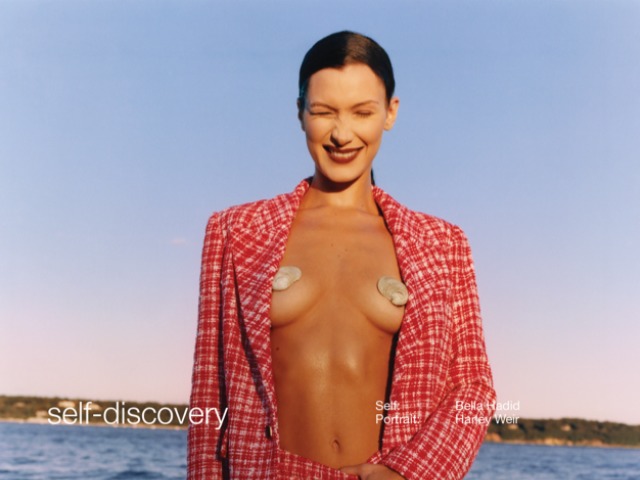 Ракушки вместо бра и мокрое белое платье: Белла Хадид снялась для кампейна Self-Portrait